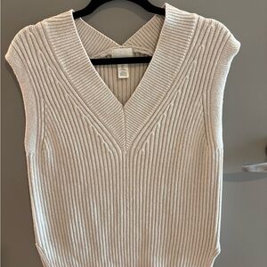 H&M Cream V-Neck Sleeveless Sweater